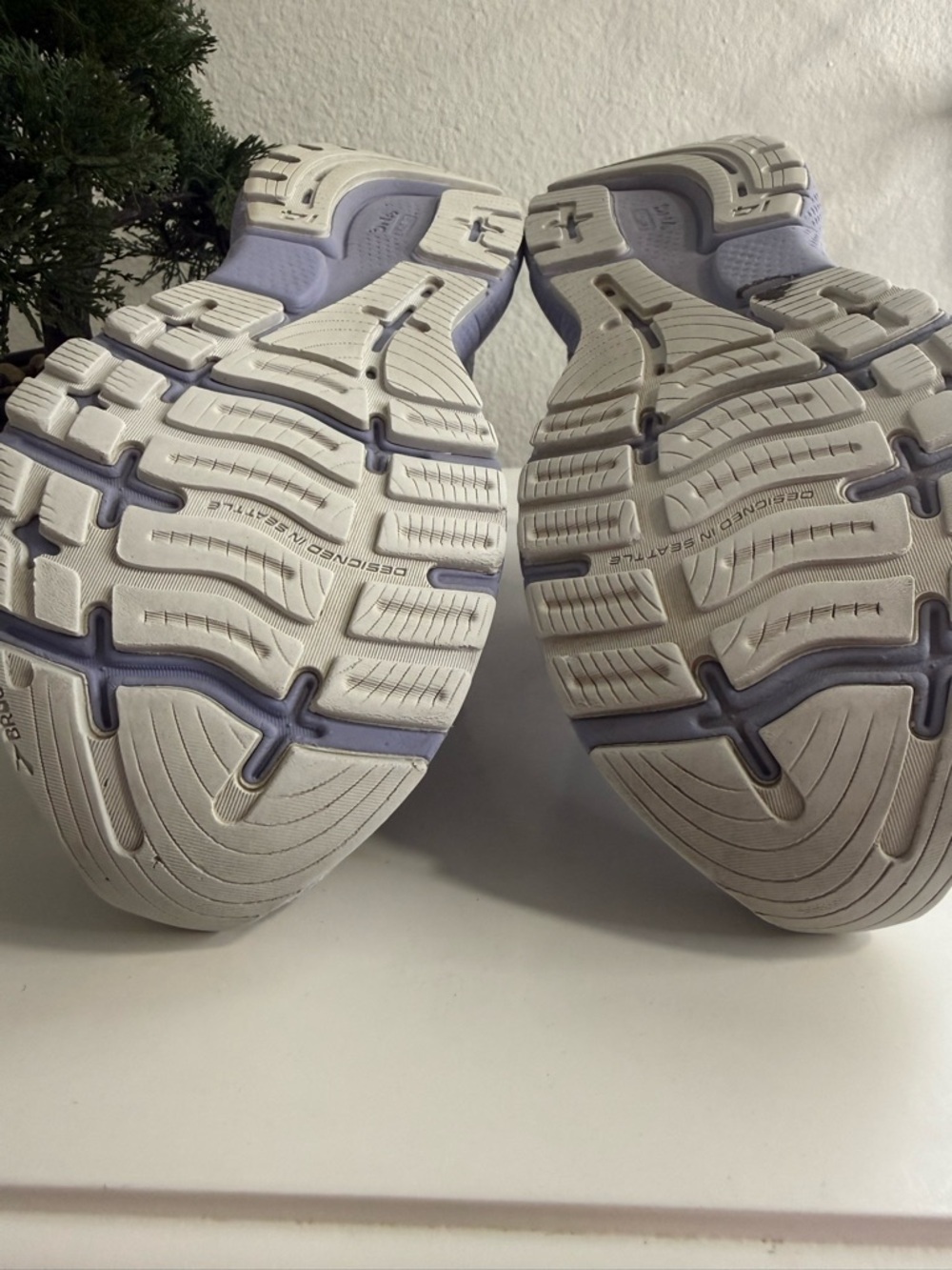 Brooks Ghost 14 Women’s Lavender and Silver-Trim Running Shoes - Picture 8 of 10
